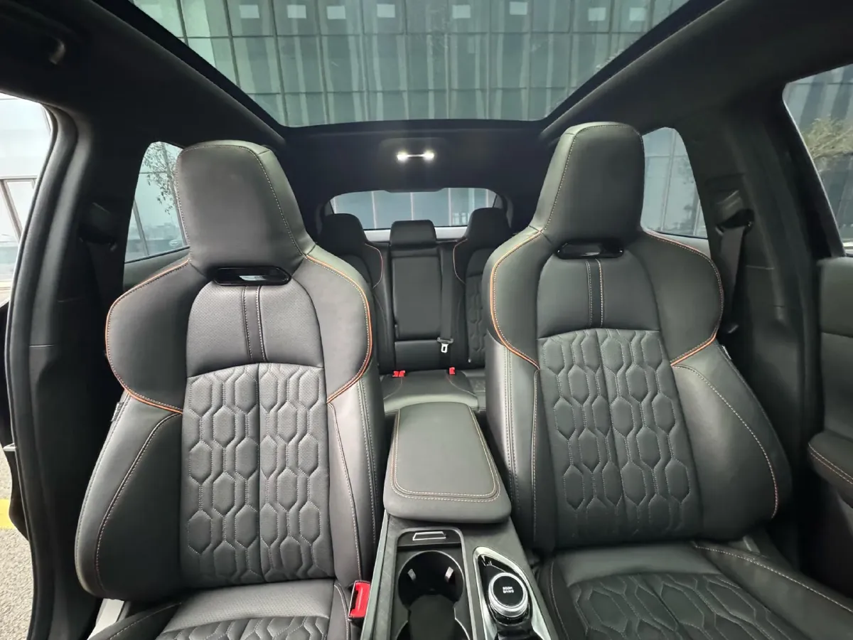 2022 ChangAn UNI-T 1.5T 188HP L4 7DCT,autocango,china used car exporter,china ev exporter,chinese used car exporter,chinese used ev exporter