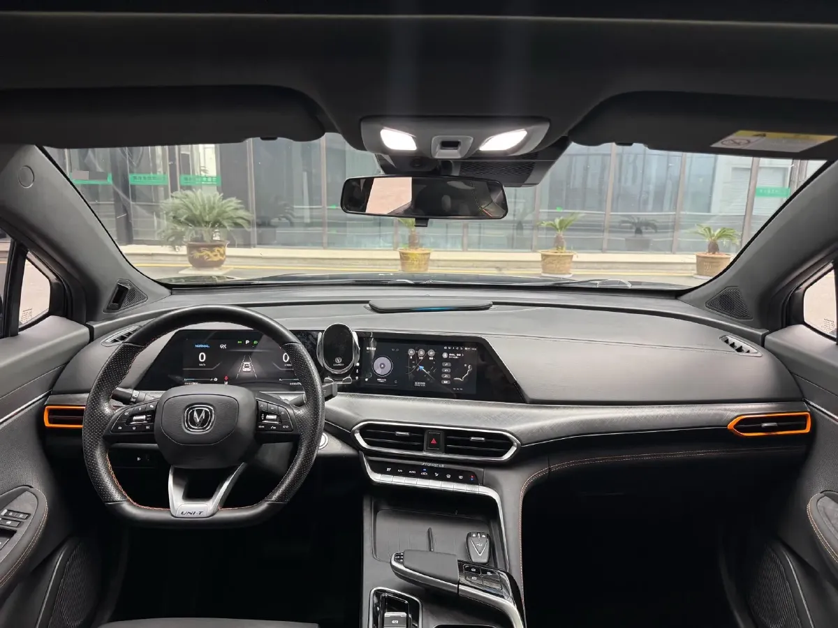 2022 ChangAn UNI-T 1.5T 188HP L4 7DCT,autocango,china used car exporter,china ev exporter,chinese used car exporter,chinese used ev exporter