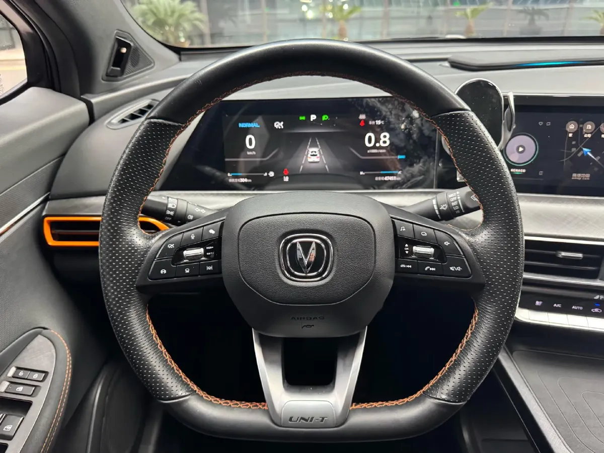 2022 ChangAn UNI-T 1.5T 188HP L4 7DCT,autocango,china used car exporter,china ev exporter,chinese used car exporter,chinese used ev exporter