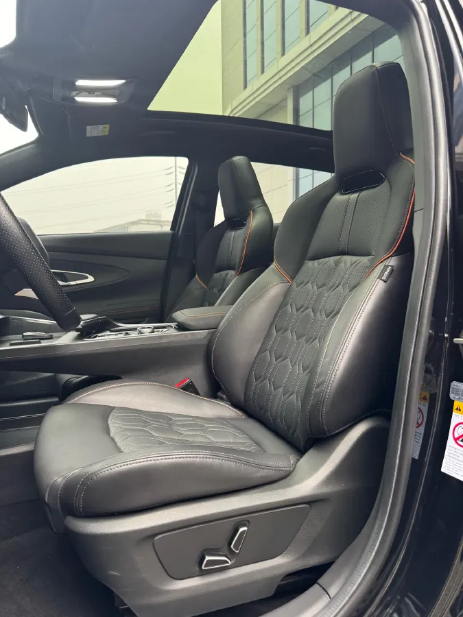 2022 ChangAn UNI-T 1.5T 188HP L4 7DCT,autocango,china used car exporter,china ev exporter,chinese used car exporter,chinese used ev exporter