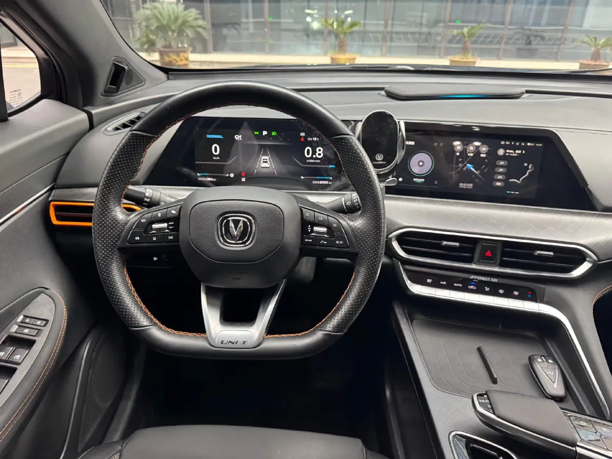 2022 ChangAn UNI-T 1.5T 188HP L4 7DCT,autocango,china used car exporter,china ev exporter,chinese used car exporter,chinese used ev exporter