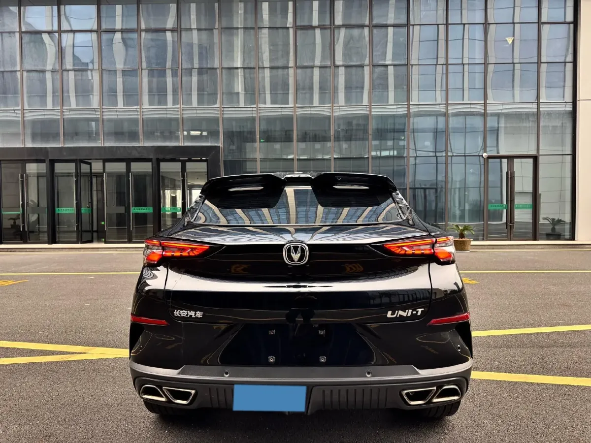 2022 ChangAn UNI-T 1.5T 188HP L4 7DCT,autocango,china used car exporter,china ev exporter,chinese used car exporter,chinese used ev exporter