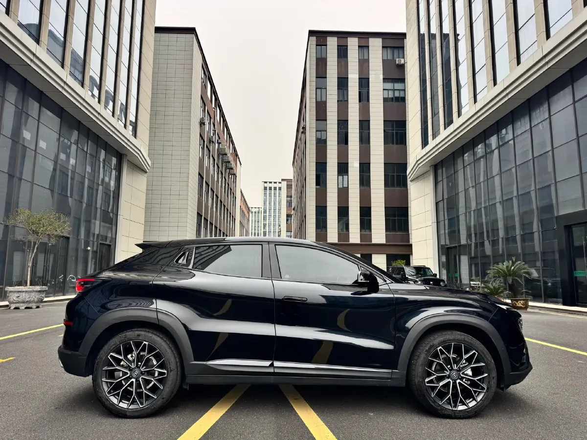 2022 ChangAn UNI-T 1.5T 188HP L4 7DCT,autocango,china used car exporter,china ev exporter,chinese used car exporter,chinese used ev exporter