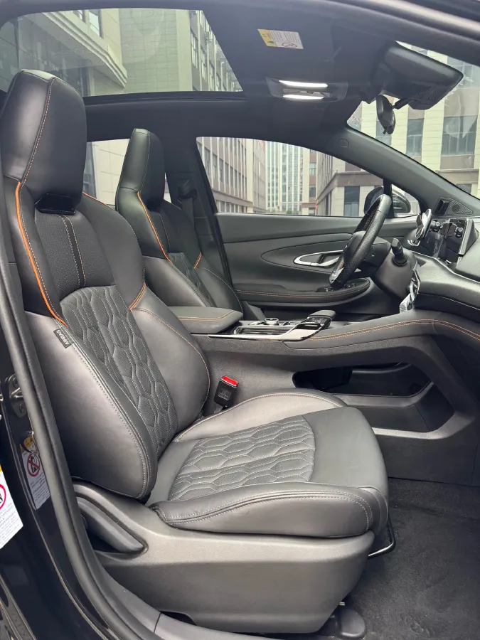 2022 ChangAn UNI-T 1.5T 188HP L4 7DCT,autocango,china used car exporter,china ev exporter,chinese used car exporter,chinese used ev exporter