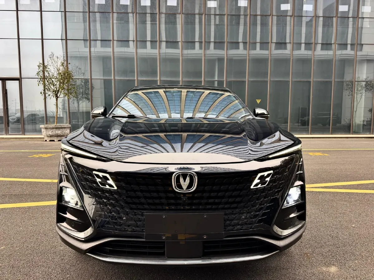 2022 ChangAn UNI-T 1.5T 188HP L4 7DCT,autocango,china used car exporter,china ev exporter,chinese used car exporter,chinese used ev exporter