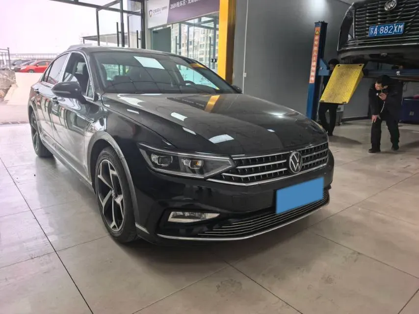 2023 Volkswagen Magotan 2.0T 186HP L4 7DCT,autocango,china used car exporter,china ev exporter,chinese used car exporter,chinese used ev exporter
