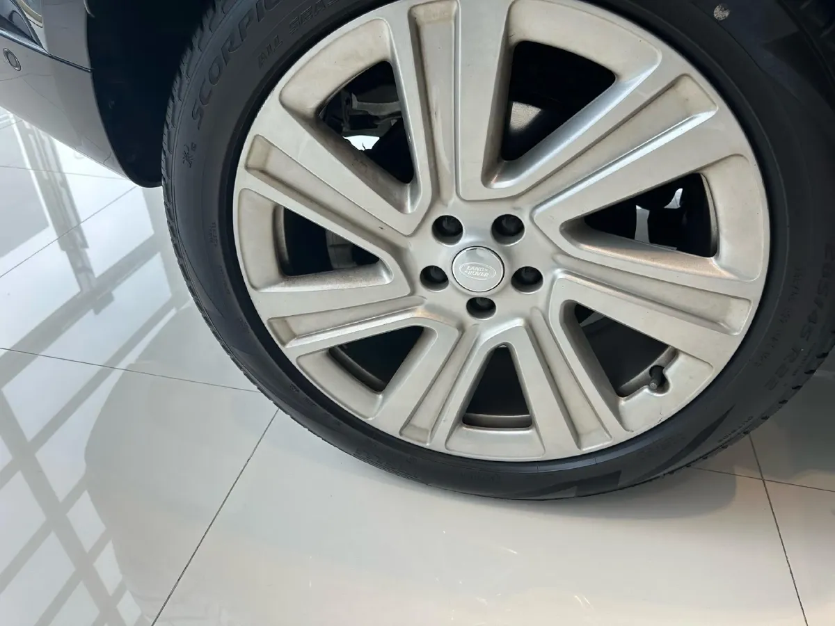 2024 Land Rover Range Rover 3.0T 400HP L6 8AT,autocango,china used car exporter,china ev exporter,chinese used car exporter,chinese used ev exporter