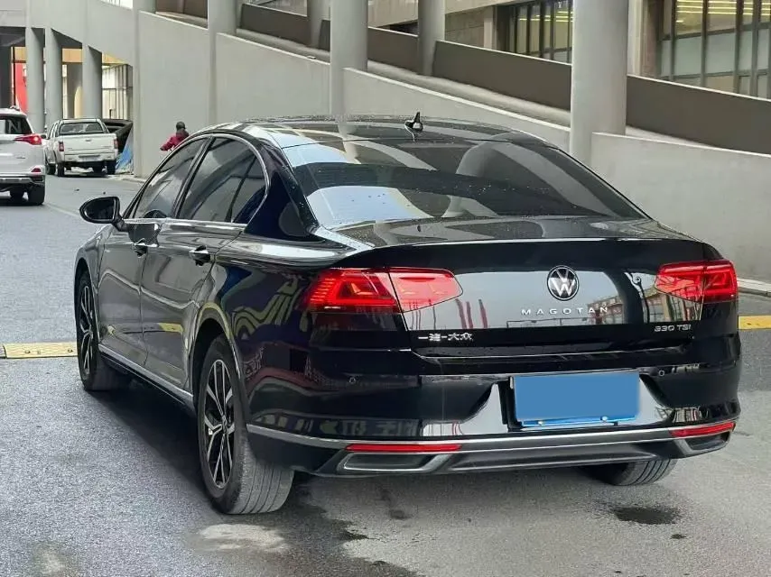 2020 Volkswagen Magotan 2.0T 186HP L4 7DCT,autocango,china used car exporter,china ev exporter,chinese used car exporter,chinese used ev exporter