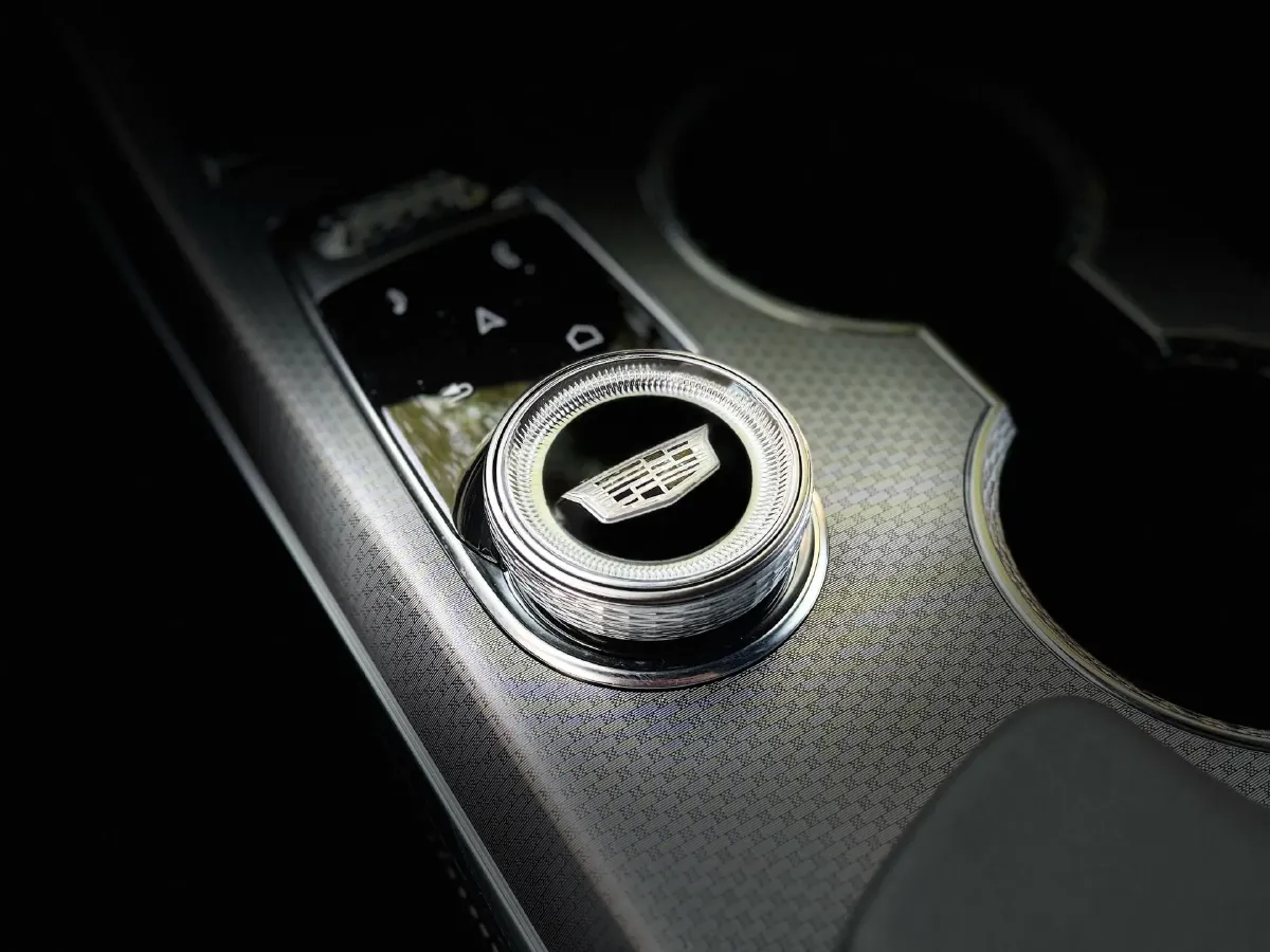 2025 Cadillac XT5 2.0T 237HP L4 9AT,autocango,china used car exporter,china ev exporter,chinese used car exporter,chinese used ev exporter