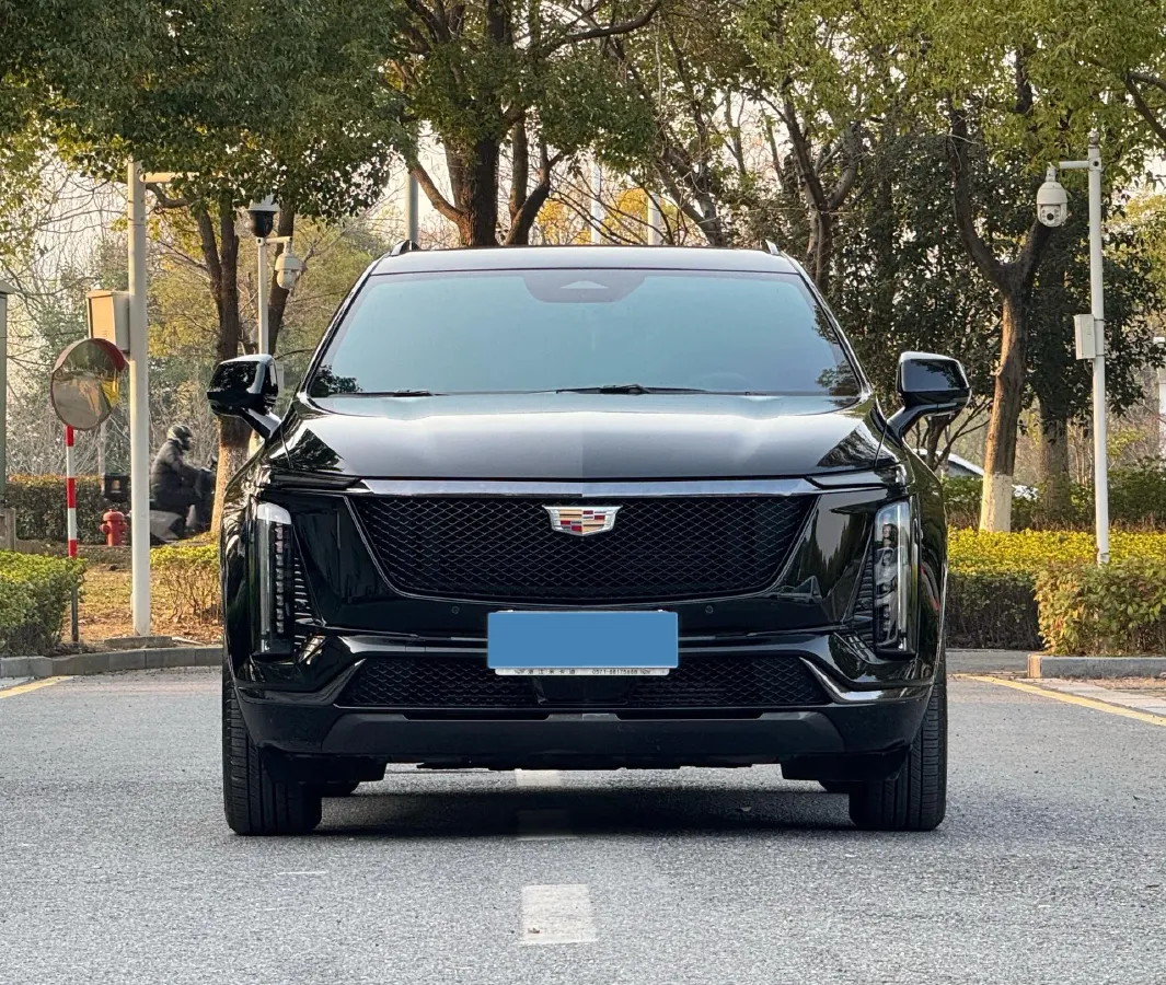 2025 Cadillac XT5 2.0T 237HP L4 9AT,autocango,china used car exporter,china ev exporter,chinese used car exporter,chinese used ev exporter