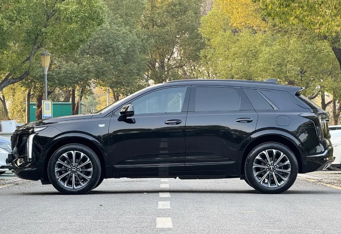 2025 Cadillac XT5 2.0T 237HP L4 9AT,autocango,china used car exporter,china ev exporter,chinese used car exporter,chinese used ev exporter