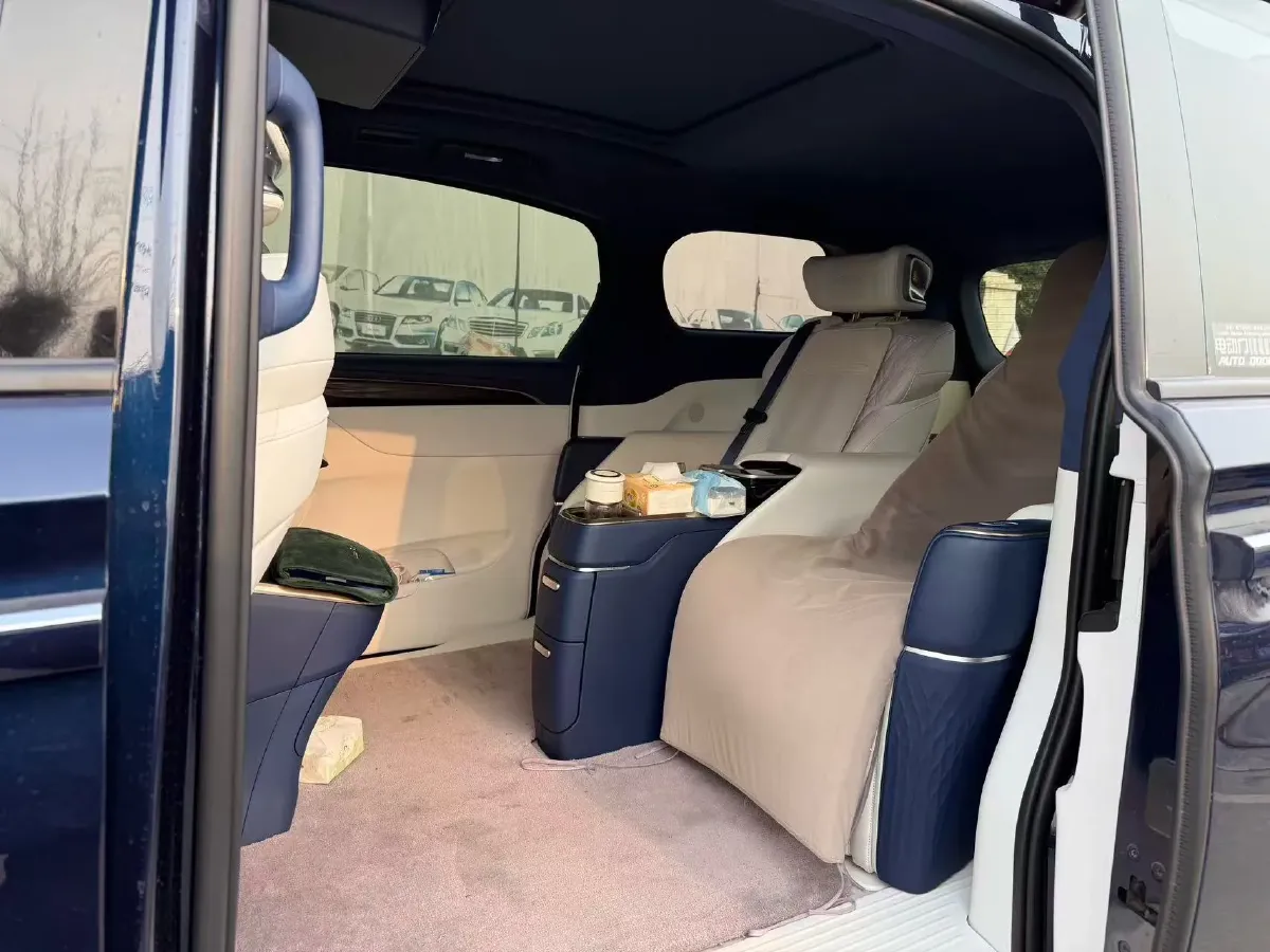 2020 Buick GL8 2.0T 237HP L4 9AT,autocango,china used car exporter,china ev exporter,chinese used car exporter,chinese used ev exporter