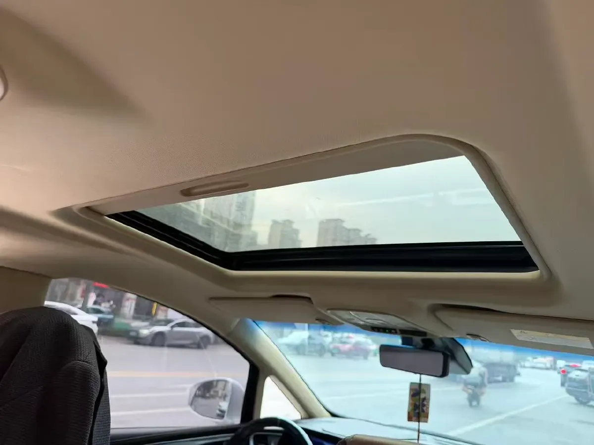 2023 Buick GL8 2.0T 237HP L4 9AT,autocango,china used car exporter,china ev exporter,chinese used car exporter,chinese used ev exporter