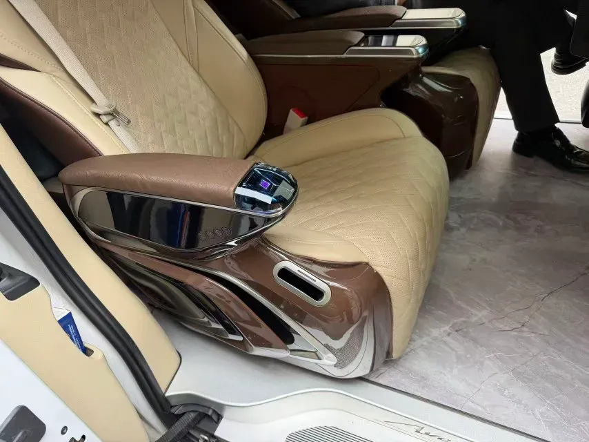 2023 Buick GL8 2.0T 237HP L4 9AT,autocango,china used car exporter,china ev exporter,chinese used car exporter,chinese used ev exporter