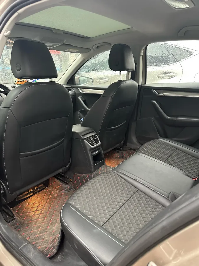 2019 Skoda Octavia 1.5L 116HP L4 6AT,autocango,china used car exporter,china ev exporter,chinese used car exporter,chinese used ev exporter