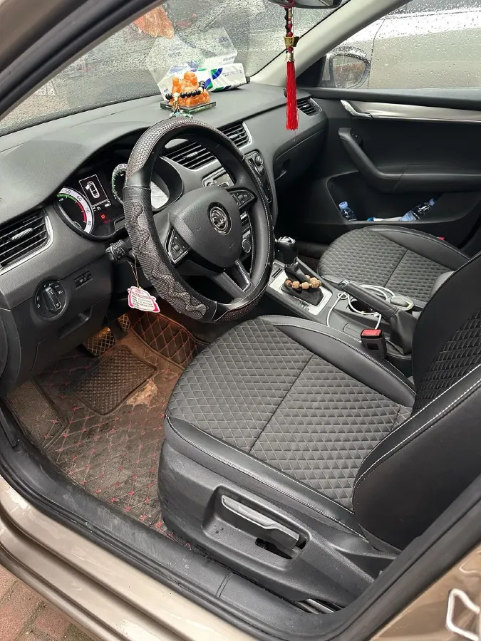 2019 Skoda Octavia 1.5L 116HP L4 6AT,autocango,china used car exporter,china ev exporter,chinese used car exporter,chinese used ev exporter