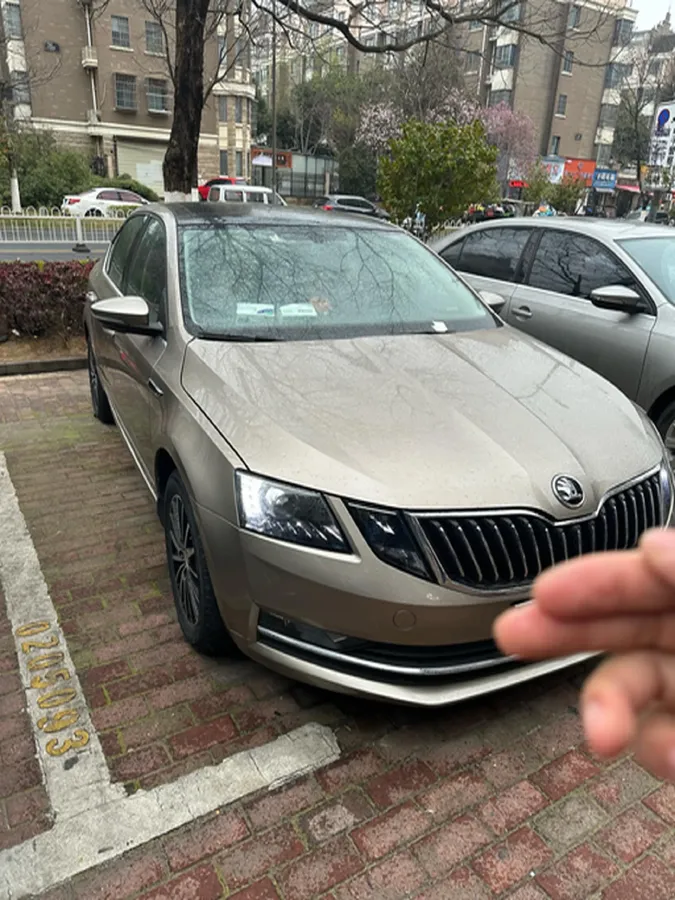 2019 Skoda Octavia 1.5L 116HP L4 6AT,autocango,china used car exporter,china ev exporter,chinese used car exporter,chinese used ev exporter
