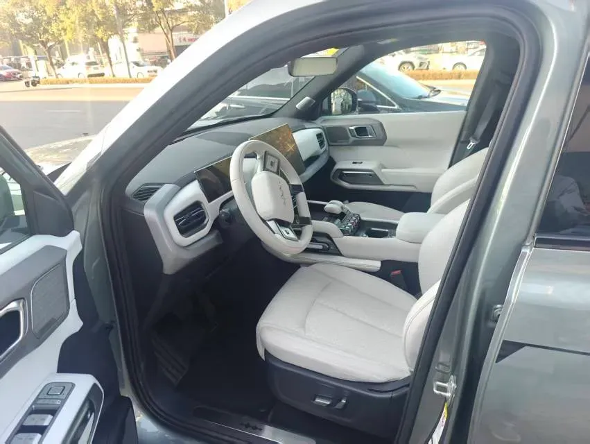 2025 FangChengBao Tai 3 BEV,autocango,china used car exporter,china ev exporter,chinese used car exporter,chinese used ev exporter