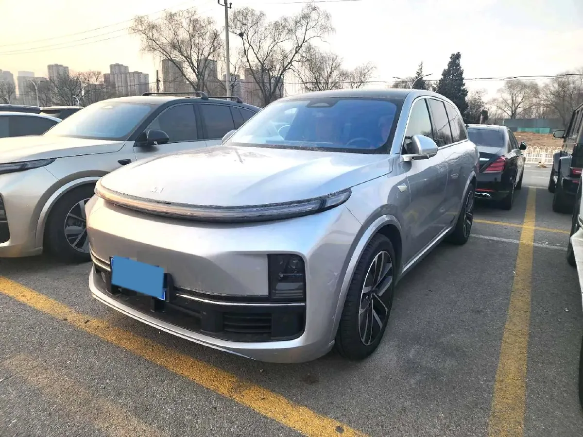 2023 Li L8 Range Extended 154HP REEV 40.9KWH,autocango,china used car exporter,china ev exporter,chinese used car exporter,chinese used ev exporter