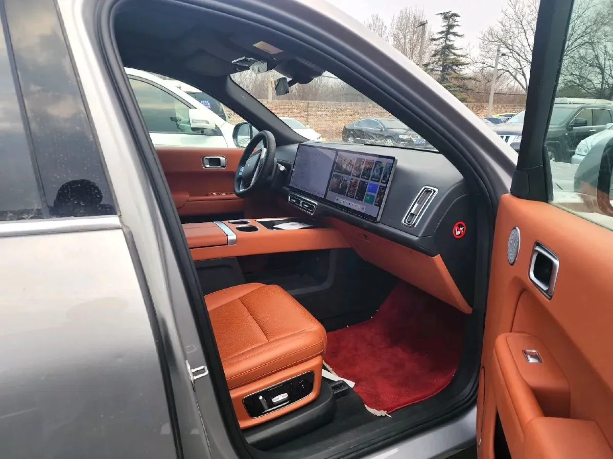 2023 Li L8 Range Extended 154HP REEV 40.9KWH,autocango,china used car exporter,china ev exporter,chinese used car exporter,chinese used ev exporter