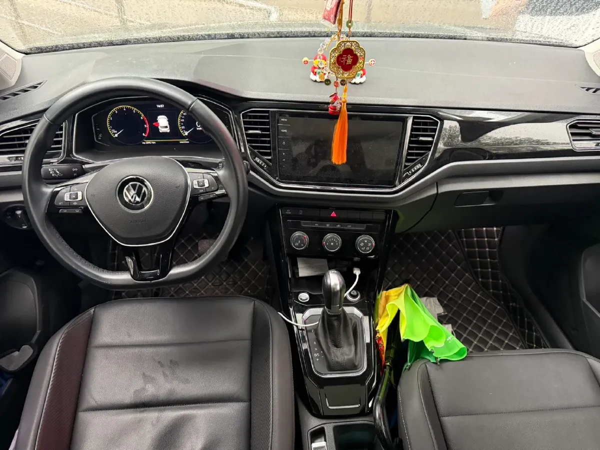 2021 Volkswagen T-Roc 1.4T 150HP L4 7DCT,autocango,china used car exporter,china ev exporter,chinese used car exporter,chinese used ev exporter