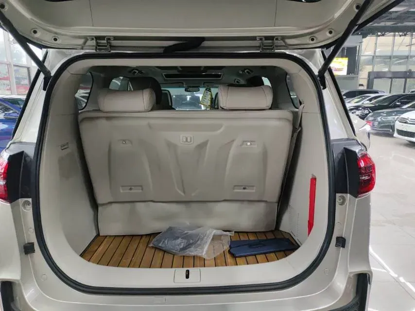 2021 Buick GL8 2.0T 237HP L4 9AT,autocango,china used car exporter,china ev exporter,chinese used car exporter,chinese used ev exporter