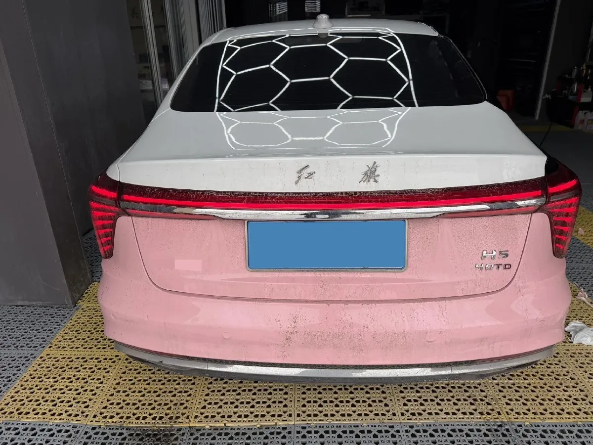 2025 HongQi H5 1.5T 169HP L4 1DHT Hybrid,autocango,china used car exporter,china ev exporter,chinese used car exporter,chinese used ev exporter