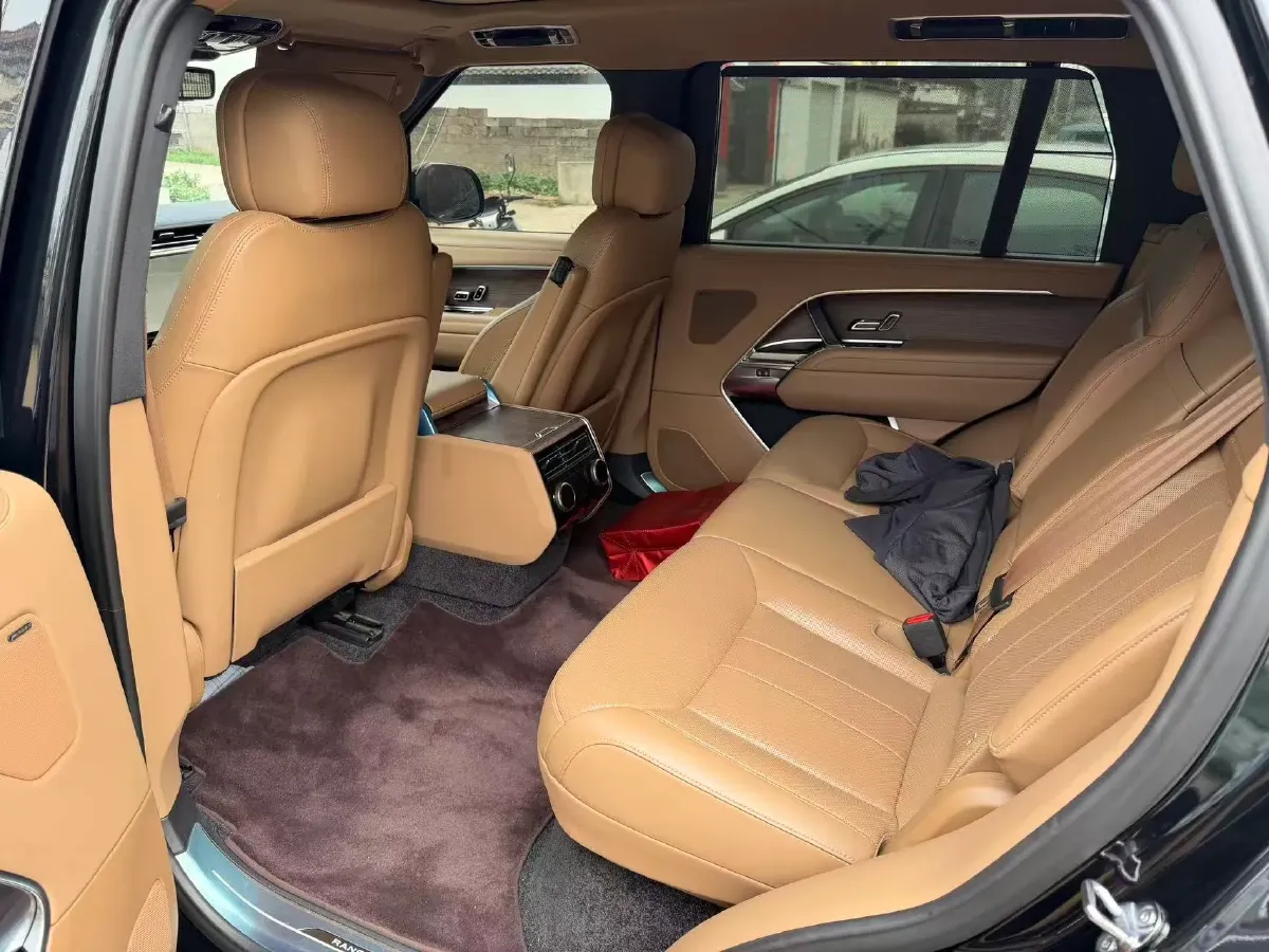 2025 Land Rover Range Rover 3.0T 400HP L6 8AT,autocango,china used car exporter,china ev exporter,chinese used car exporter,chinese used ev exporter