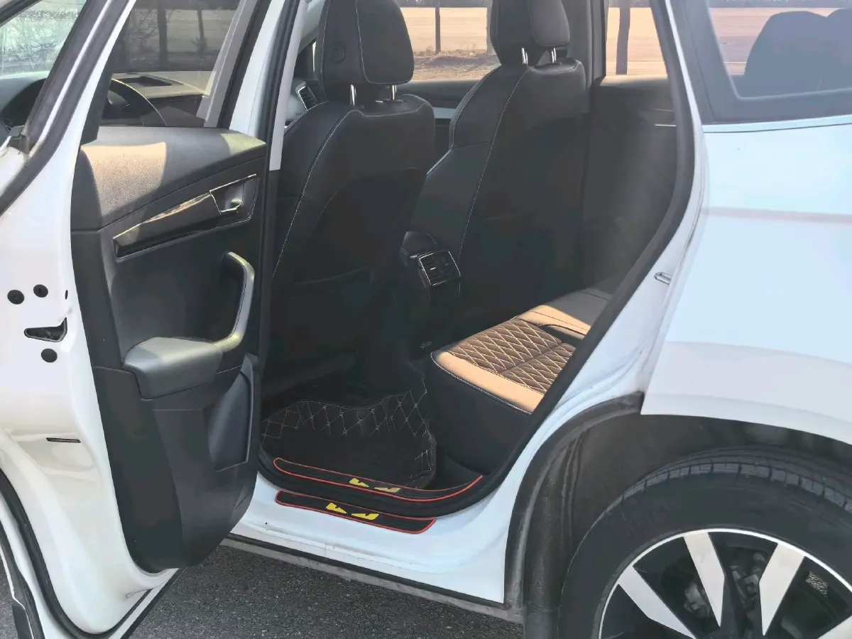 2020 Skoda Karoq 1.4T 150HP L4 7DCT,autocango,china used car exporter,china ev exporter,chinese used car exporter,chinese used ev exporter