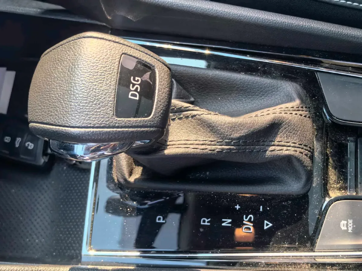 2020 Skoda Karoq 1.4T 150HP L4 7DCT,autocango,china used car exporter,china ev exporter,chinese used car exporter,chinese used ev exporter