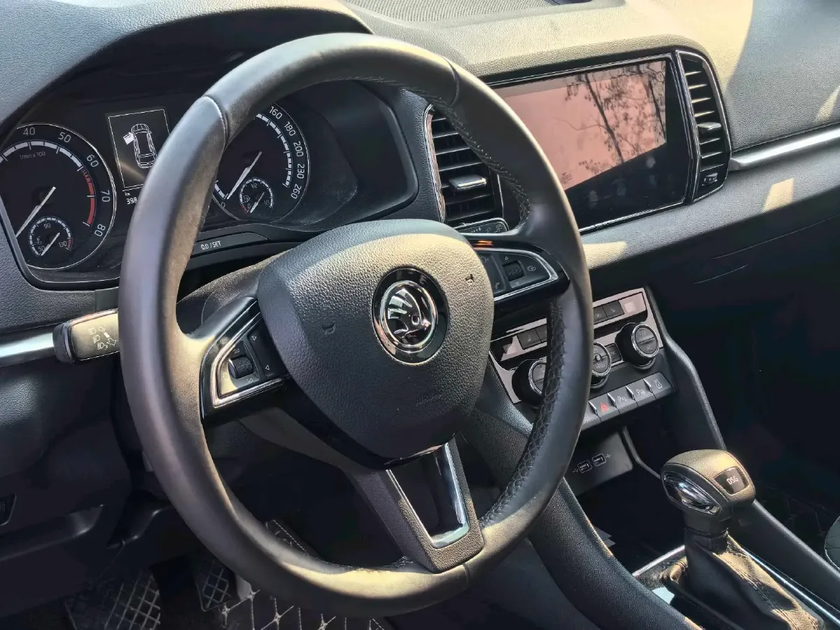 2020 Skoda Karoq 1.4T 150HP L4 7DCT,autocango,china used car exporter,china ev exporter,chinese used car exporter,chinese used ev exporter