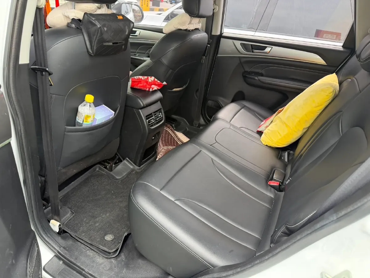 2021 Haval M6 1.5T 150HP L4 6MT,autocango,china used car exporter,china ev exporter,chinese used car exporter,chinese used ev exporter