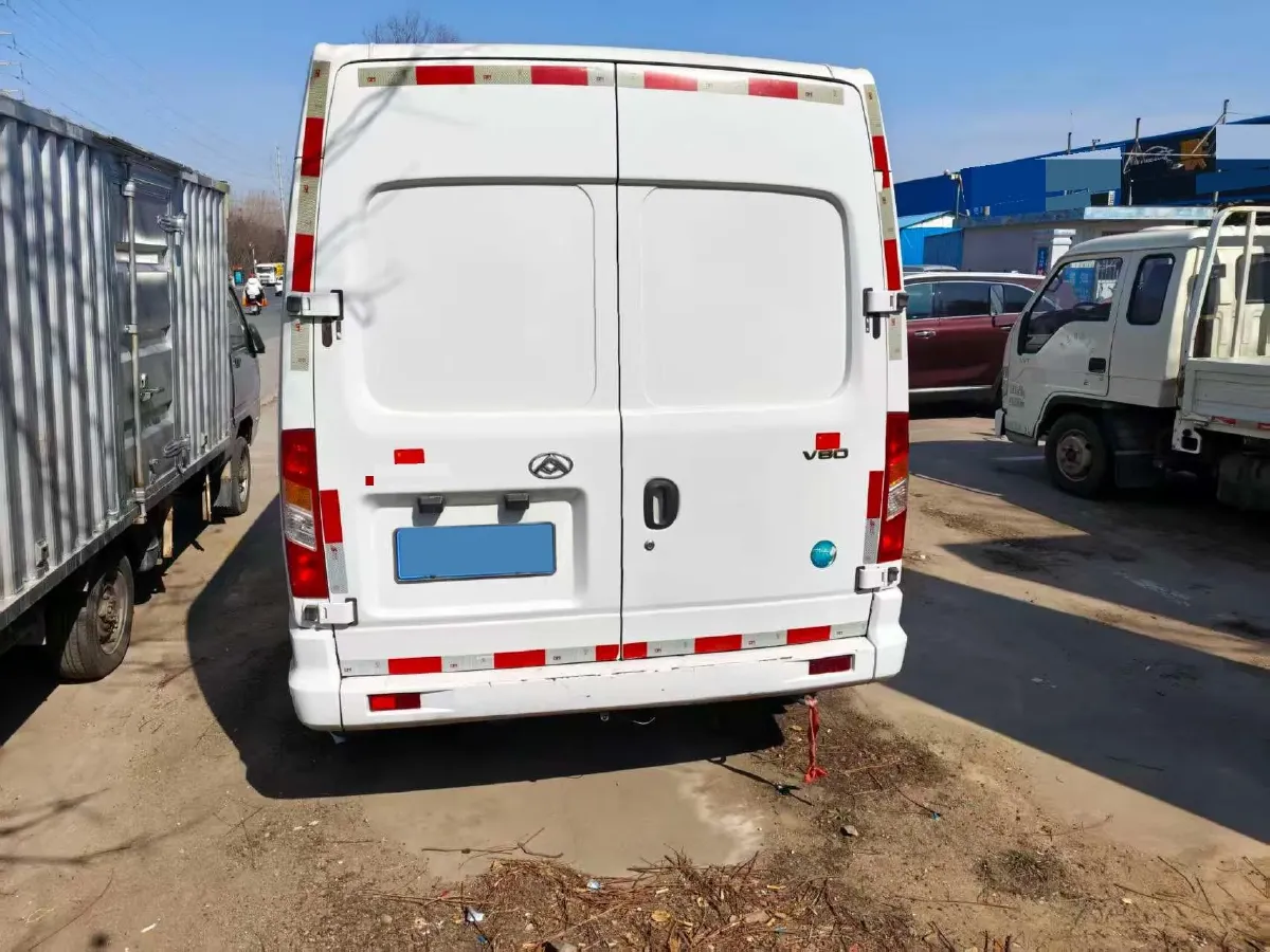 2021 MAXUS XinTu V80 2.0T 127HP L4 6MT,autocango,china used car exporter,china ev exporter,chinese used car exporter,chinese used ev exporter