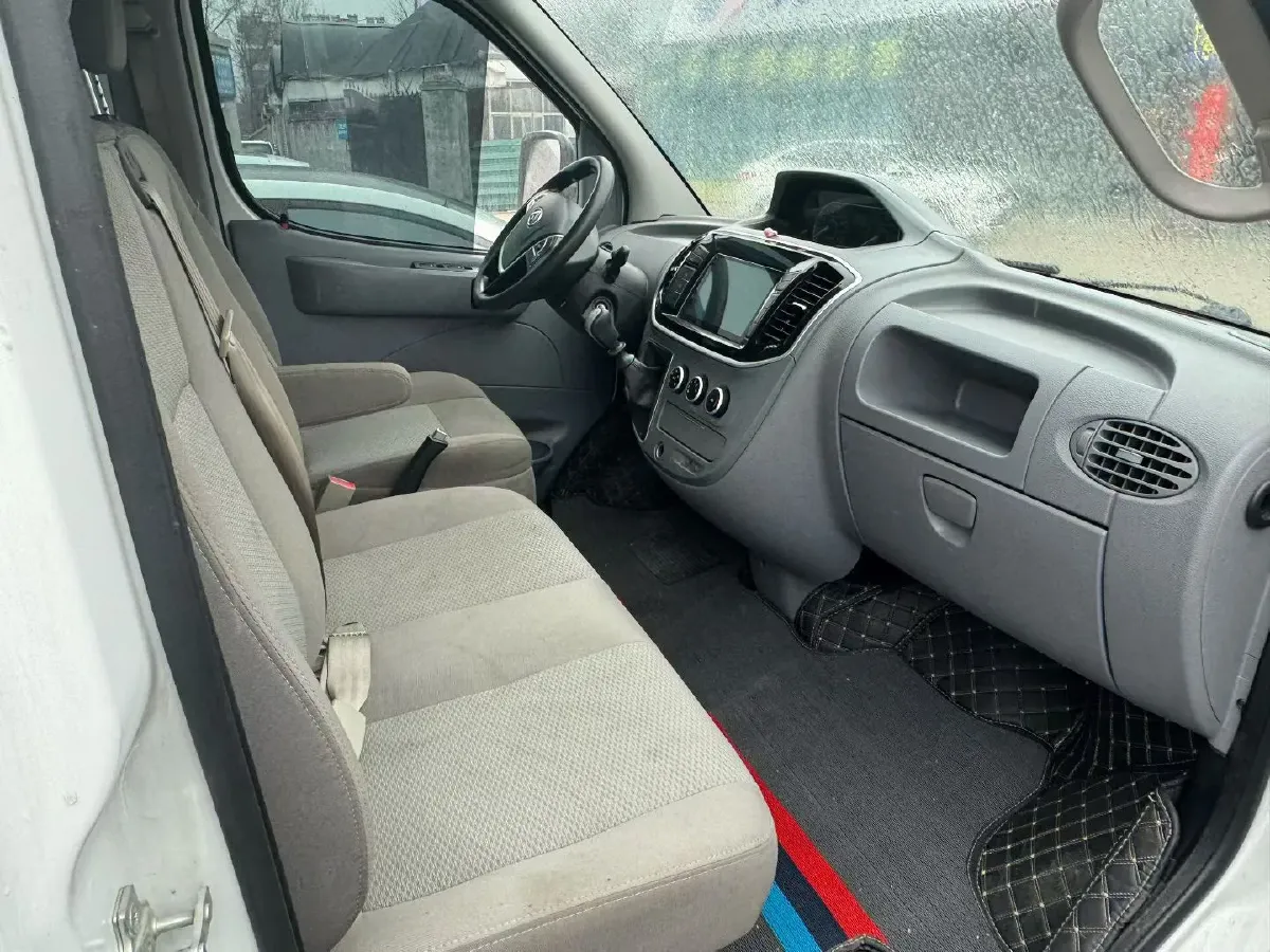 2021 MAXUS XinTu V80 2.0T 127HP L4 6MT,autocango,china used car exporter,china ev exporter,chinese used car exporter,chinese used ev exporter