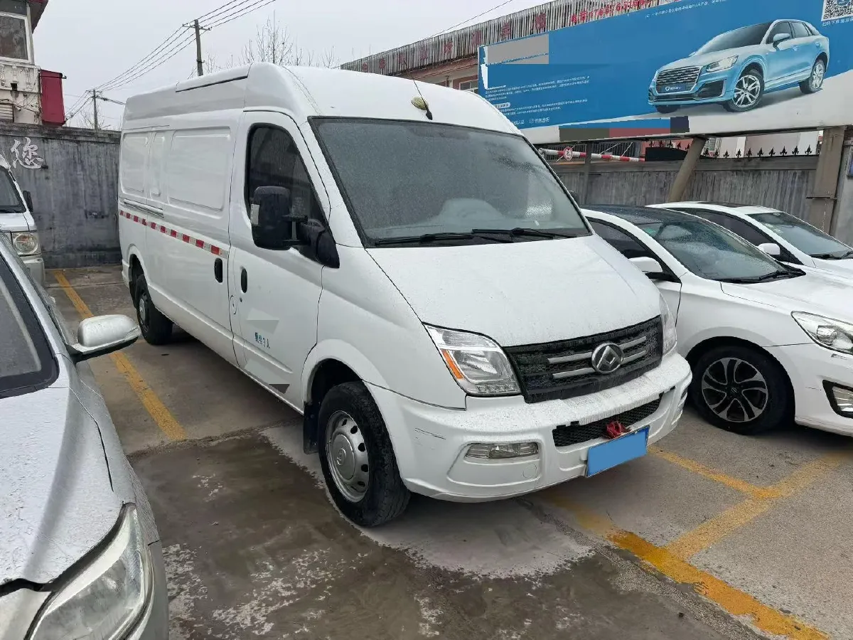 2021 MAXUS XinTu V80 2.0T 127HP L4 6MT,autocango,china used car exporter,china ev exporter,chinese used car exporter,chinese used ev exporter