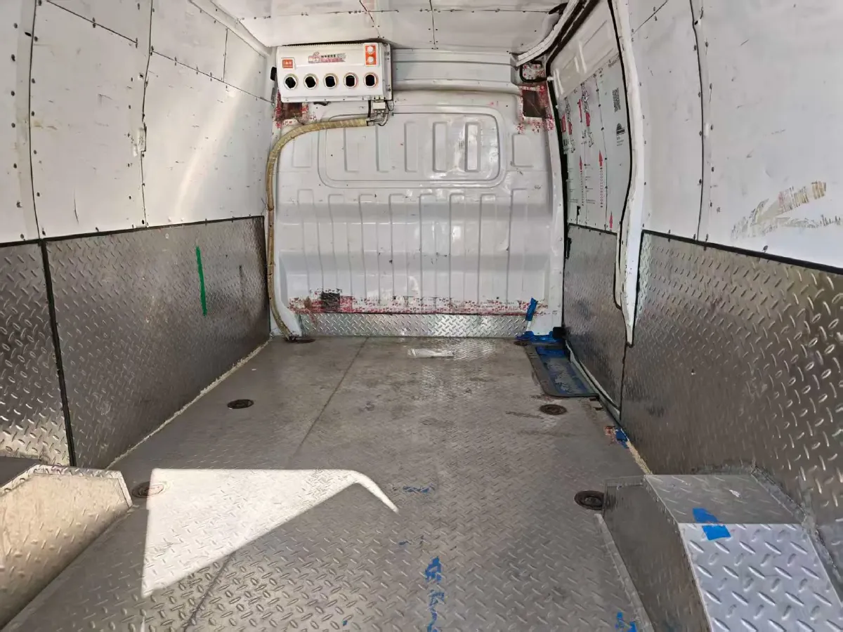 2021 MAXUS XinTu V80 2.0T 127HP L4 6MT,autocango,china used car exporter,china ev exporter,chinese used car exporter,chinese used ev exporter