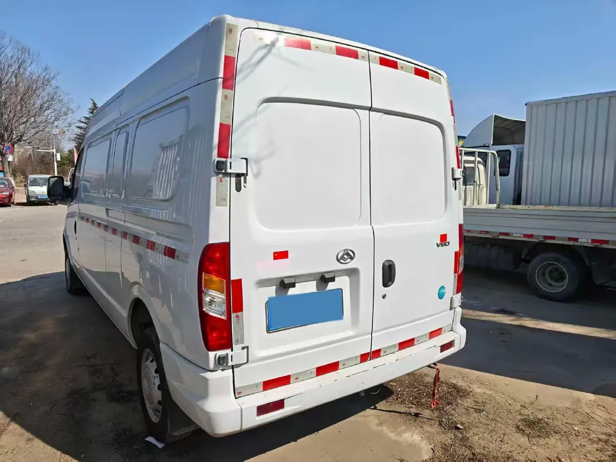 2021 MAXUS XinTu V80 2.0T 127HP L4 6MT,autocango,china used car exporter,china ev exporter,chinese used car exporter,chinese used ev exporter