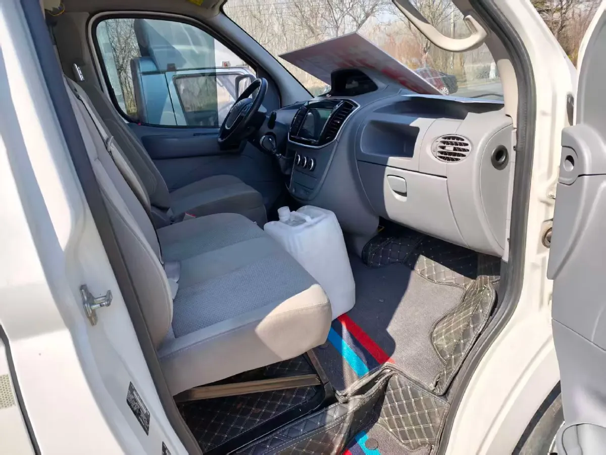 2021 MAXUS XinTu V80 2.0T 127HP L4 6MT,autocango,china used car exporter,china ev exporter,chinese used car exporter,chinese used ev exporter