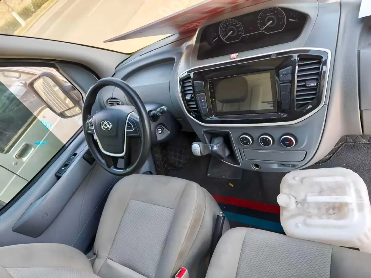 2021 MAXUS XinTu V80 2.0T 127HP L4 6MT,autocango,china used car exporter,china ev exporter,chinese used car exporter,chinese used ev exporter