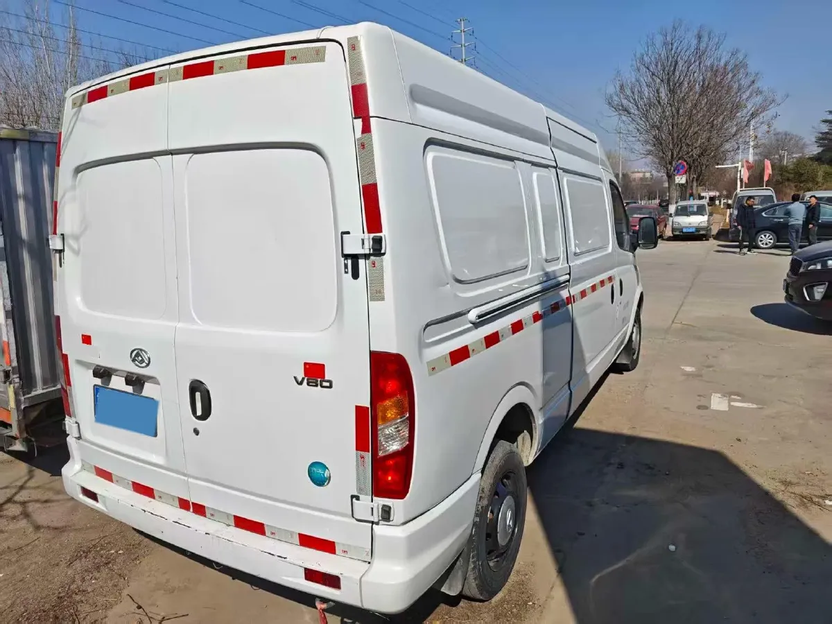 2021 MAXUS XinTu V80 2.0T 127HP L4 6MT,autocango,china used car exporter,china ev exporter,chinese used car exporter,chinese used ev exporter