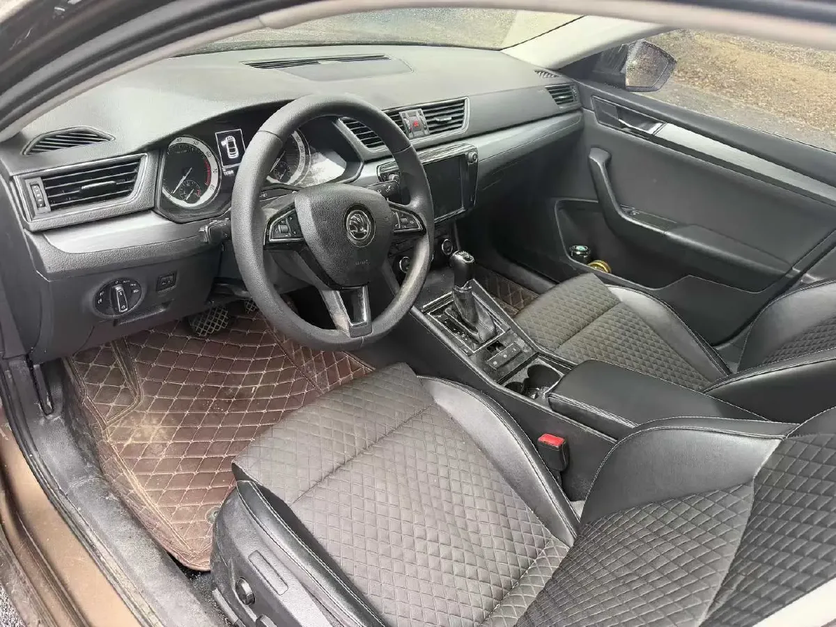 2018 Skoda Superb 1.4T 150HP L4 7DCT,autocango,china used car exporter,china ev exporter,chinese used car exporter,chinese used ev exporter