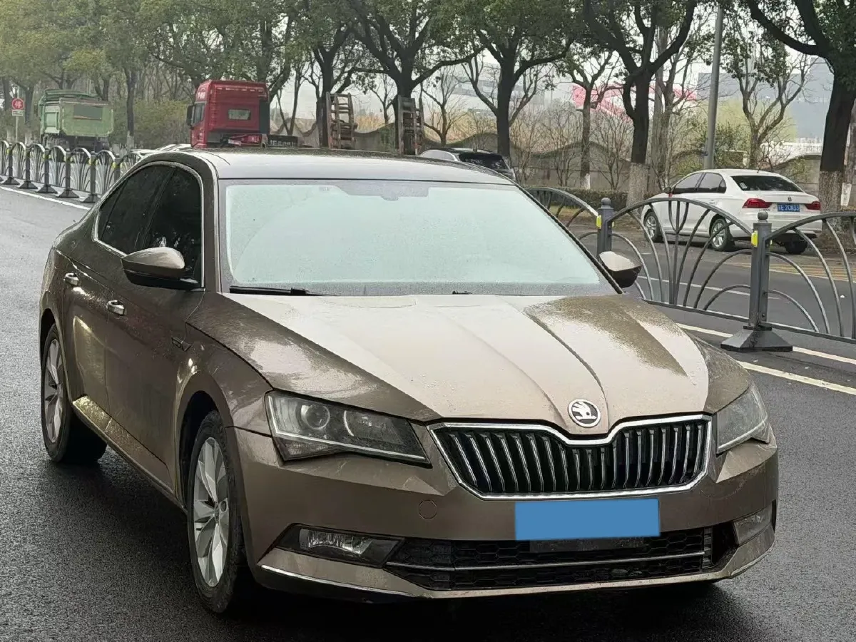 2018 Skoda Superb 1.4T 150HP L4 7DCT,autocango,china used car exporter,china ev exporter,chinese used car exporter,chinese used ev exporter