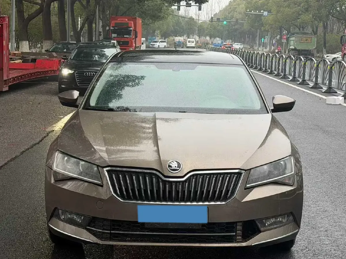 2018 Skoda Superb 1.4T 150HP L4 7DCT,autocango,china used car exporter,china ev exporter,chinese used car exporter,chinese used ev exporter