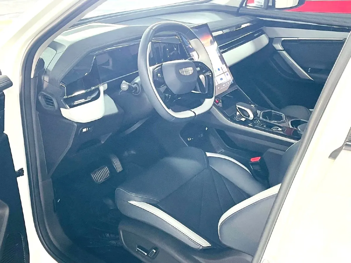 2023 Geely StarRay 1.5T 181HP L4 7DCT,autocango,china used car exporter,china ev exporter,chinese used car exporter,chinese used ev exporter