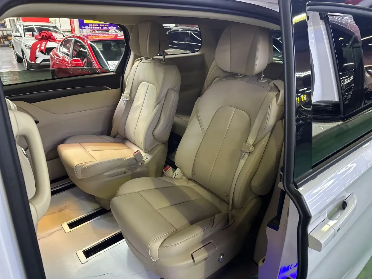 2023 Buick GL8 2.0T 237HP L4 9AT,autocango,china used car exporter,china ev exporter,chinese used car exporter,chinese used ev exporter