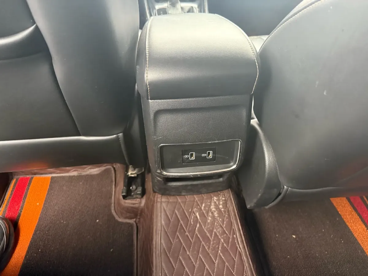 2020 Roewe i5 1.5L 120HP L4 CVT,autocango,china used car exporter,china ev exporter,chinese used car exporter,chinese used ev exporter