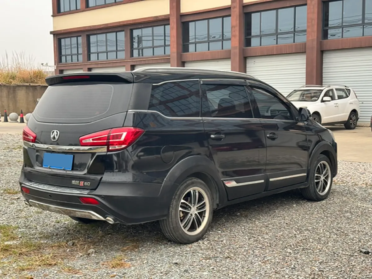 2017 BAIC WeiWang M60 1.5L 116HP L4 5MT,autocango,china used car exporter,china ev exporter,chinese used car exporter,chinese used ev exporter
