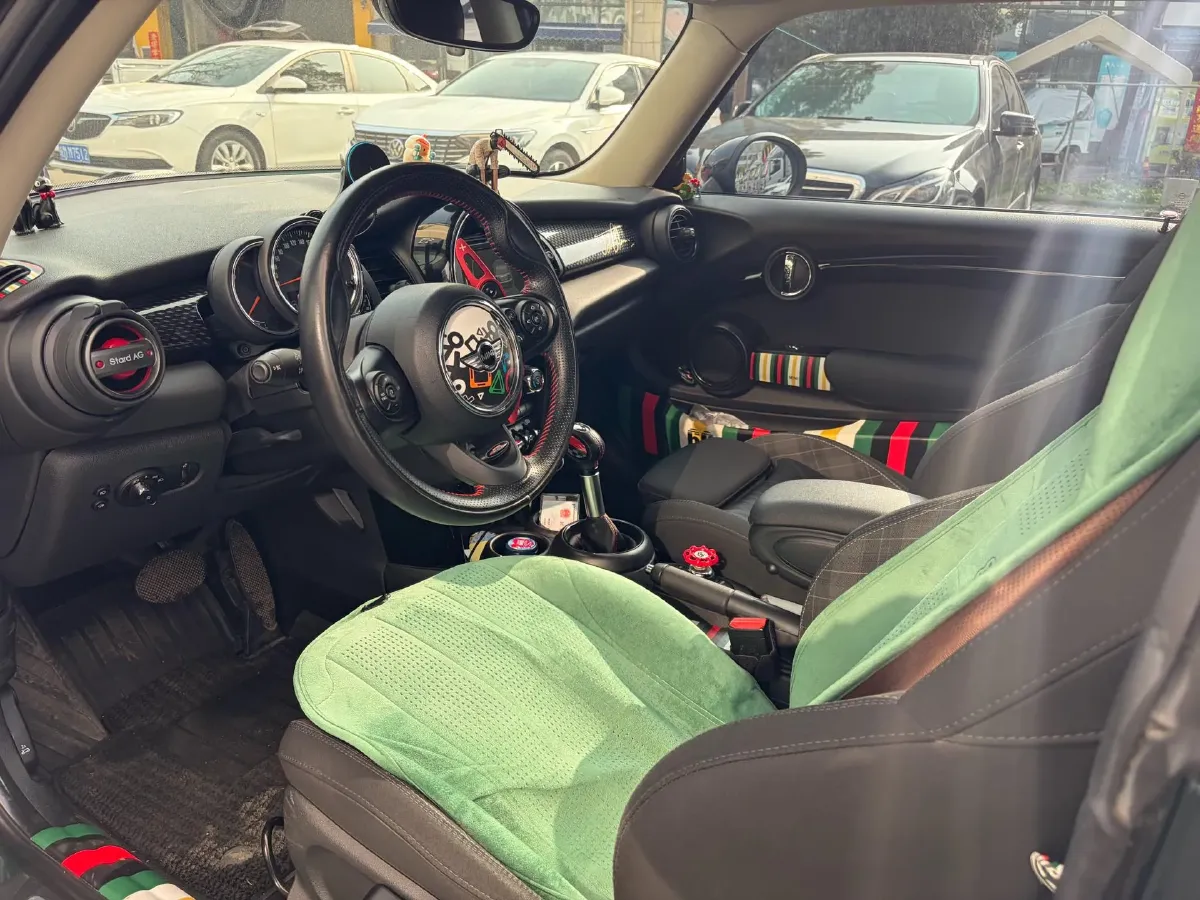 2016 MINI MINI 2.0T 192HP L4 6AT,autocango,china used car exporter,china ev exporter,chinese used car exporter,chinese used ev exporter