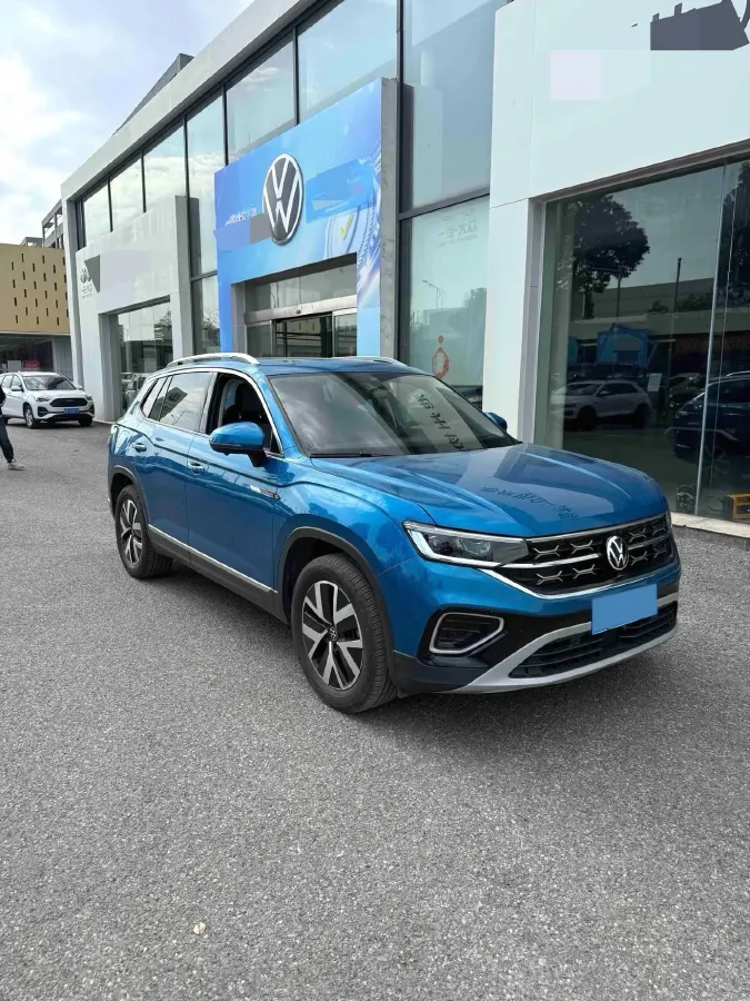 2019 Jeep Cherokee 2.0T 234HP L4 9AT,autocango,china used car exporter,china ev exporter,chinese used car exporter,chinese used ev exporter