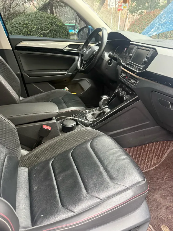 2019 Jeep Cherokee 2.0T 234HP L4 9AT,autocango,china used car exporter,china ev exporter,chinese used car exporter,chinese used ev exporter